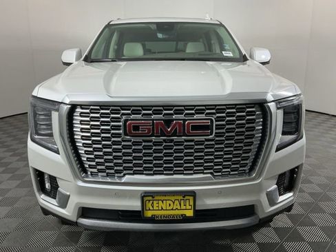 Used 2023 GMC Yukon Denali w/ Advanced Technology Package image 2