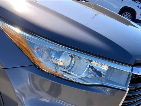 Used 2016 Toyota Highlander LE image 27