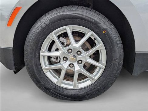 Used 2024 Chevrolet Equinox LT AWD/4WD image 9