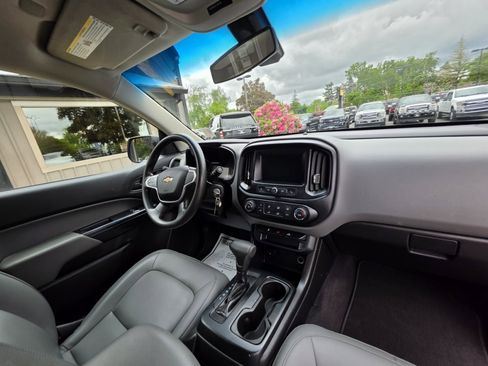 Used 2020 Chevrolet Colorado W/T w/ WT Convenience Package AWD/4WD image 11
