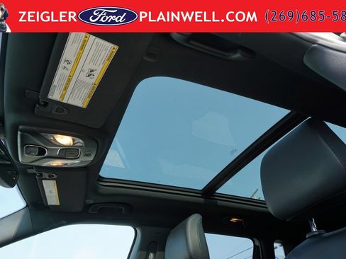 Used 2023 Jeep Compass Limited w/ Sun and Sound Group AWD/4WD image 17