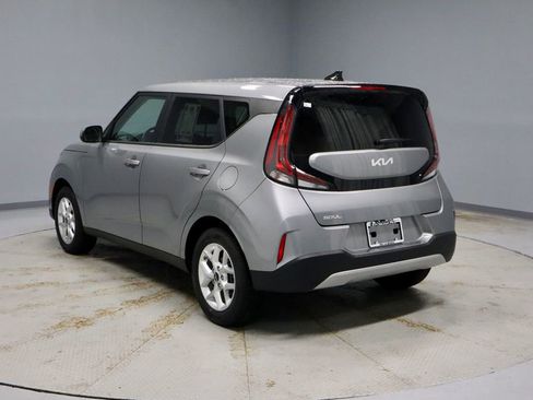 Used 2025 Kia Soul LX image 8