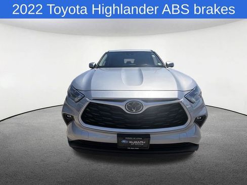 Used 2022 Toyota Highlander LE AWD/4WD image 16
