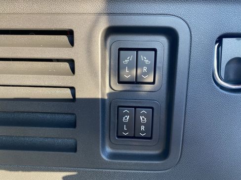 New 2026 Chevrolet Traverse RS w/ LPO, Floor Liner Package image 34