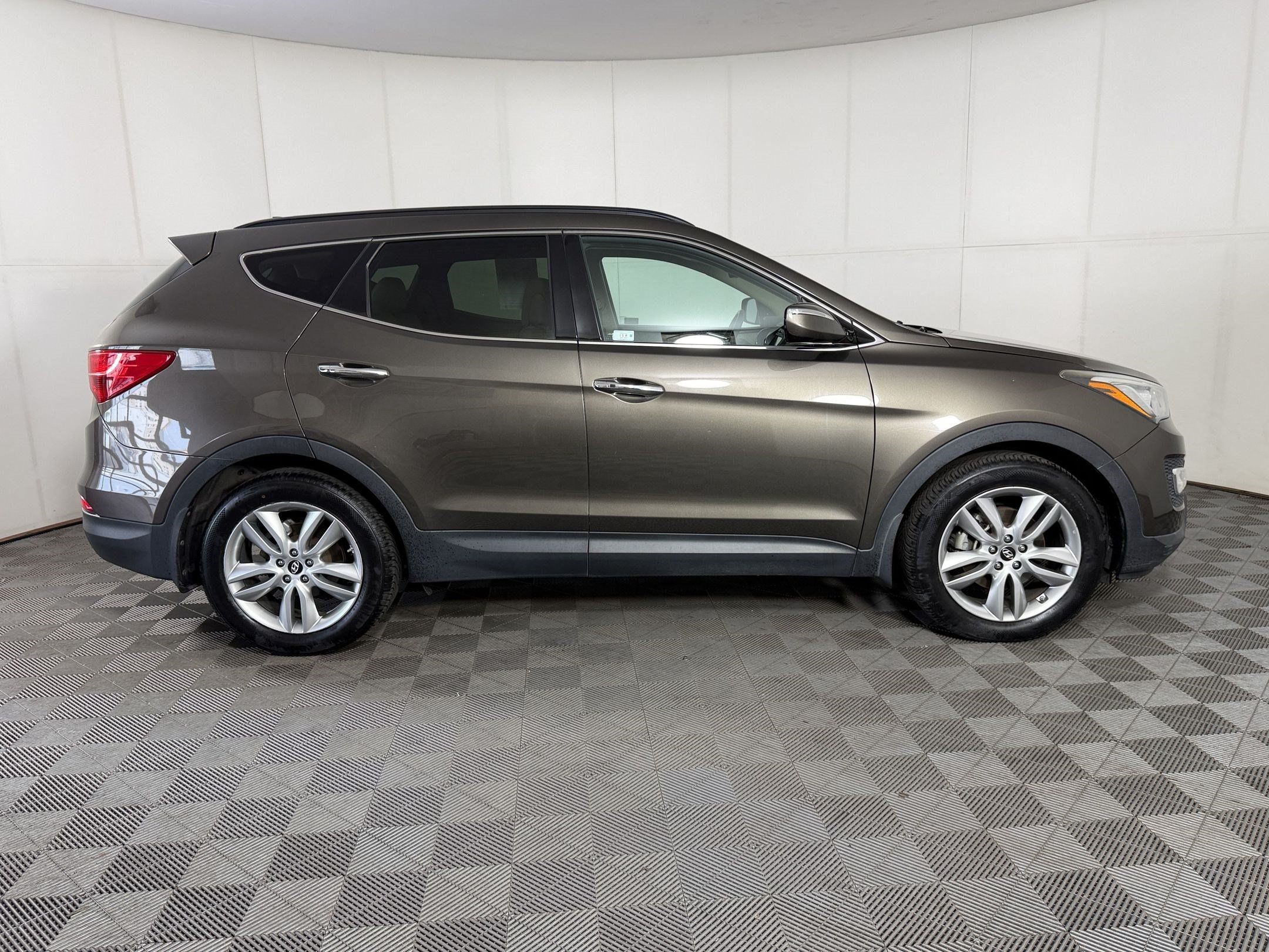 Used 2014 Hyundai Santa Fe Sport 2.0T w/ Navigation Package 06 AWD/4WD image 8