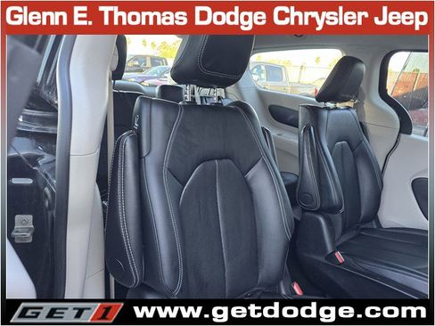 Used 2024 Chrysler Pacifica Select image 30