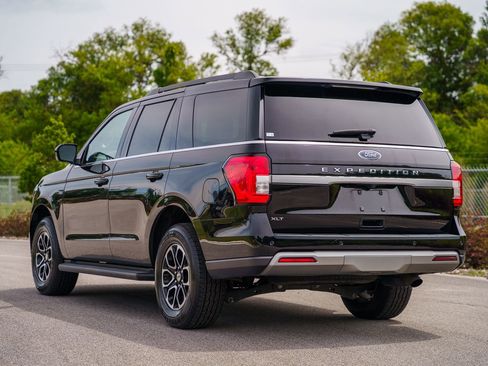 Used 2024 Ford Expedition XLT AWD/4WD image 5