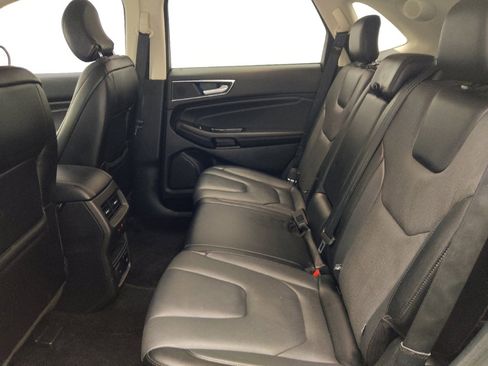 Used 2018 Ford Edge Titanium w/ Equipment Group 302A FWD image 18