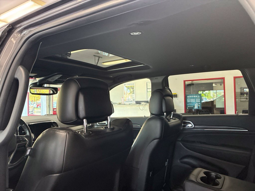 Used 2021 Jeep Grand Cherokee Limited AWD/4WD image 15