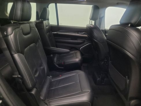Used 2022 Jeep Grand Cherokee L Limited AWD/4WD image 19