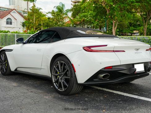 Used 2019 Aston Martin DB11 Volante image 18