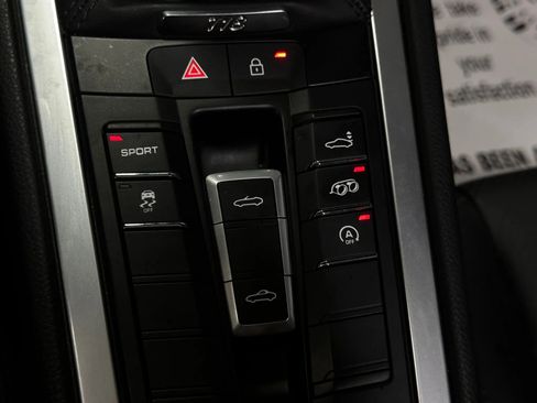 Used 2024 Porsche 718 Boxster Roadster 2D image 39