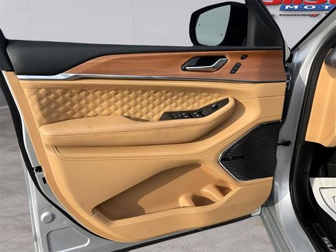 New 2025 Jeep Grand Cherokee L Summit image 11