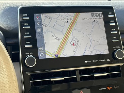 Used 2020 Toyota Avalon Limited image 24