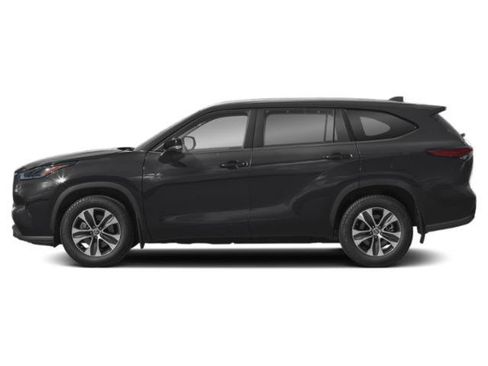 Certified 2024 Toyota Highlander XLE AWD/4WD image 3