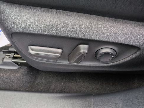 Used 2023 Toyota Highlander XLE AWD/4WD image 17