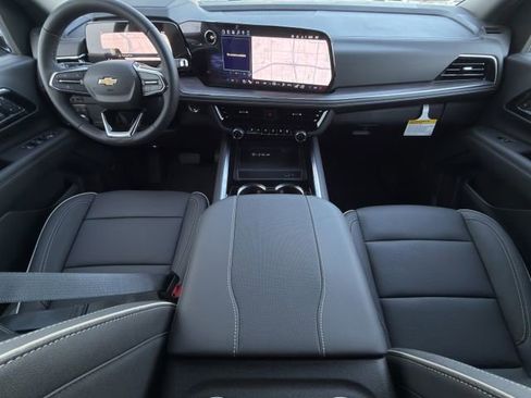New 2026 Chevrolet Suburban Premier image 10