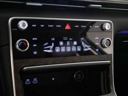 Used 2025 Genesis GV80 2.5T Select image 23