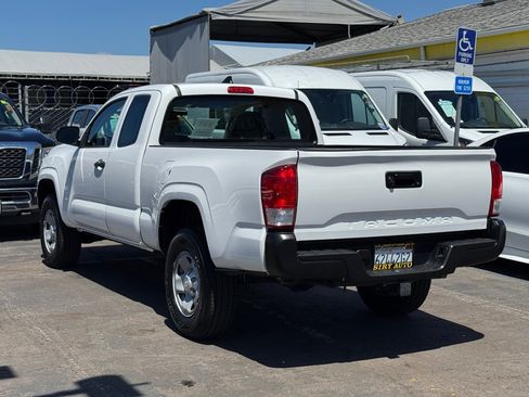 Used 2017 Toyota Tacoma SR RWD image 9