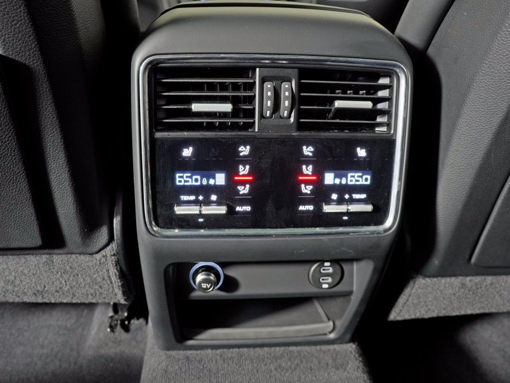 Certified 2023 Porsche Cayenne Coupe AWD/4WD image 38