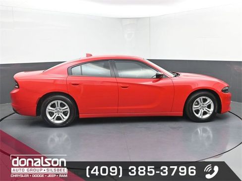Used 2023 Dodge Charger SXT image 2