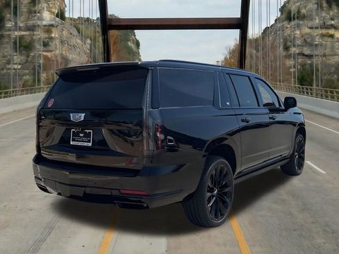 New 2026 Cadillac Escalade ESV Platinum Sport w/ LPO, ONYX Package AWD/4WD image 10