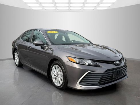 Used 2023 Toyota Camry LE image 5