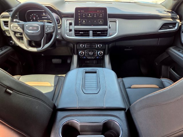 Used 2023 GMC Yukon AT4 w/ Technology Package AWD/4WD image 16