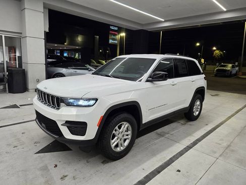 New 2025 Jeep Grand Cherokee Laredo w/ Luxury Tech Group I RWD image 2