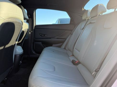 Used 2025 Hyundai Elantra Limited image 24