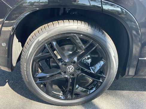 New 2026 Volkswagen Tiguan SE R-Line FWD image 7