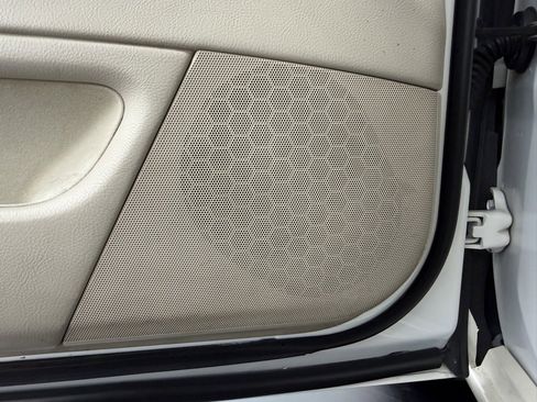 Used 2011 Cadillac DTS image 15