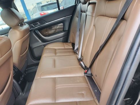 Used 2014 Lincoln MKS AWD w/ Equipment Group 201A image 7