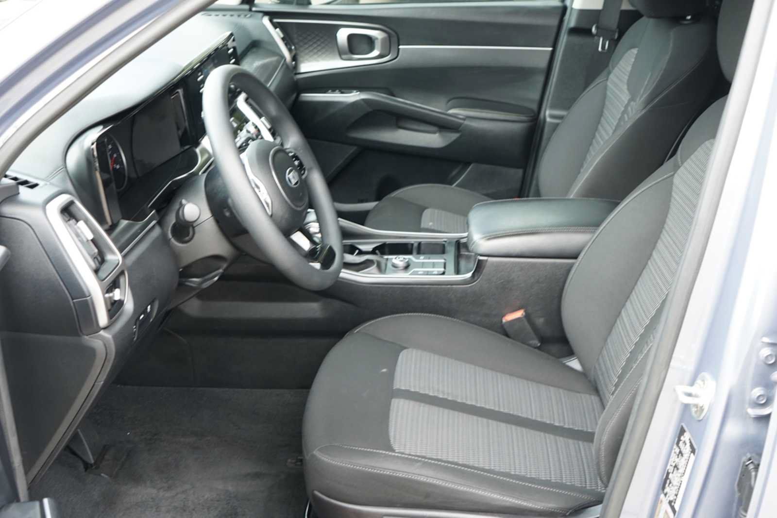 Used 2021 Kia Sorento LX FWD image 9