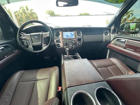 Used 2017 Ford Expedition EL Platinum image 25