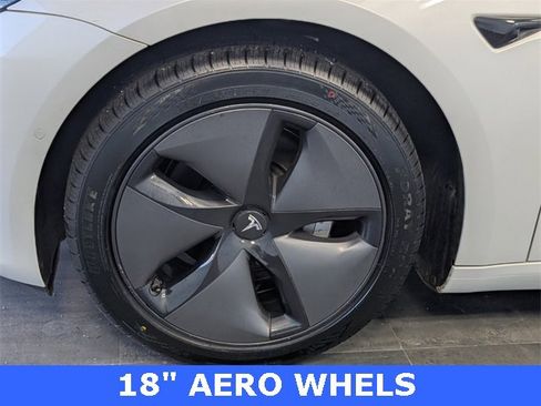Used 2019 Tesla Model 3 Standard Range image 4