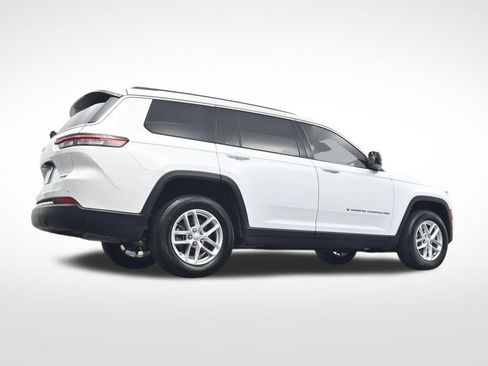 Used 2023 Jeep Grand Cherokee L Laredo image 34