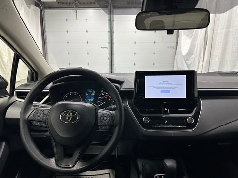 Used 2025 Toyota Corolla LE image 16