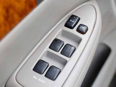 Used 2005 Lexus ES 330 FWD image 6
