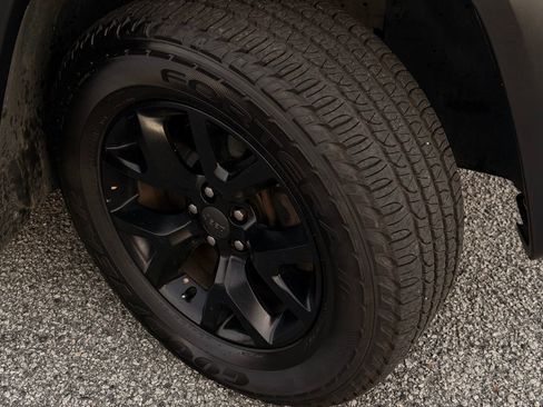 Used 2014 Jeep Cherokee Trailhawk w/ Leather Interior Group image 36