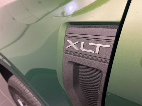 New 2025 Ford Maverick XLT w/ XLT Luxury Package image 32