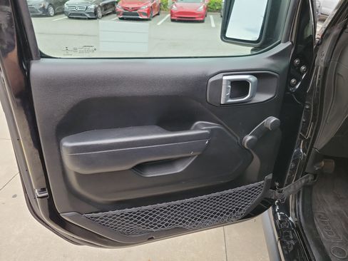 Used 2022 Jeep Wrangler Unlimited Sport image 10