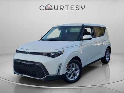 Certified 2025 Kia Soul LX