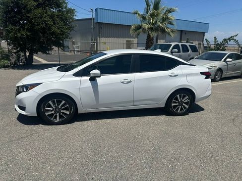 Used 2024 Nissan Versa SV FWD image 3
