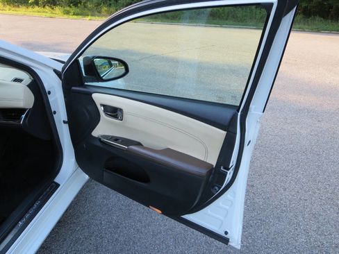 Used 2014 Toyota Avalon Limited image 13