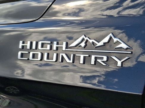 Used 2021 Chevrolet Suburban High Country w/ Premium Package image 37