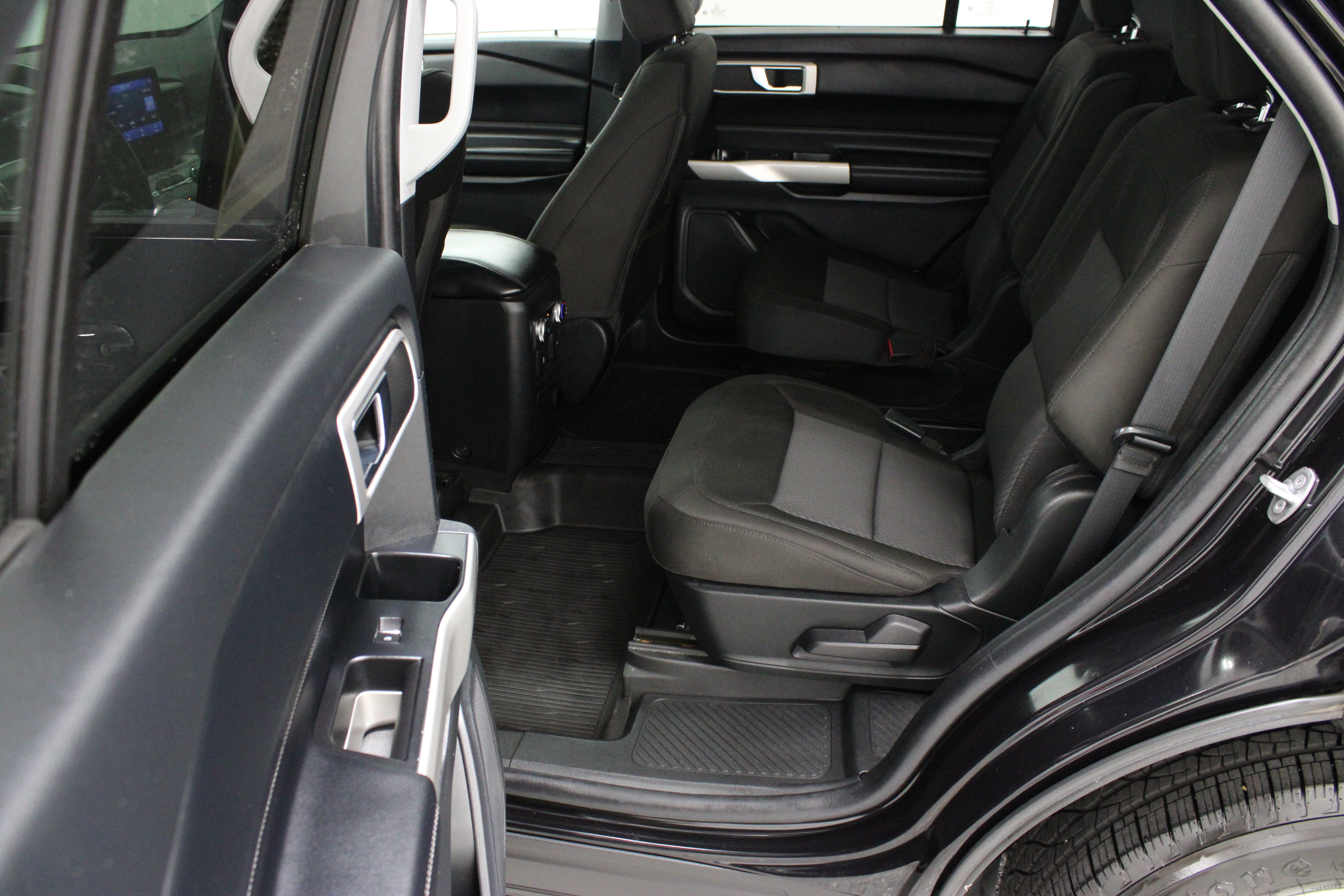 Used 2022 Ford Explorer XLT AWD/4WD image 29