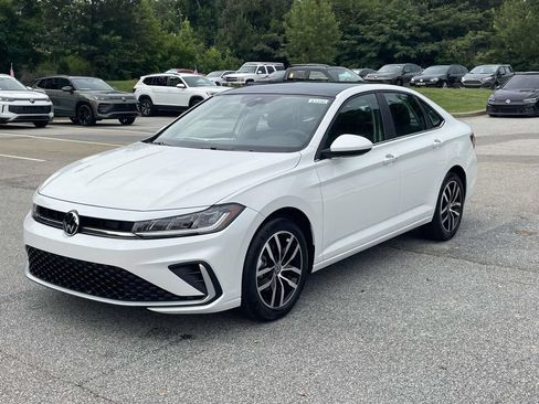 New 2026 Volkswagen Jetta SE FWD image 3