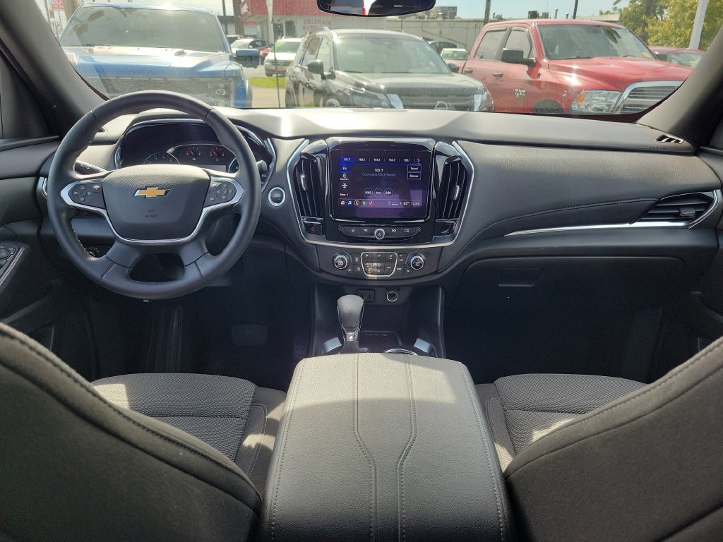 Used 2023 Chevrolet Traverse LT FWD image 13