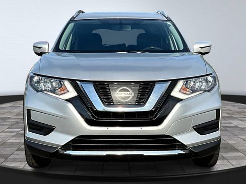 Used 2017 Nissan Rogue SV w/ SV Premium Package AWD/4WD image 2